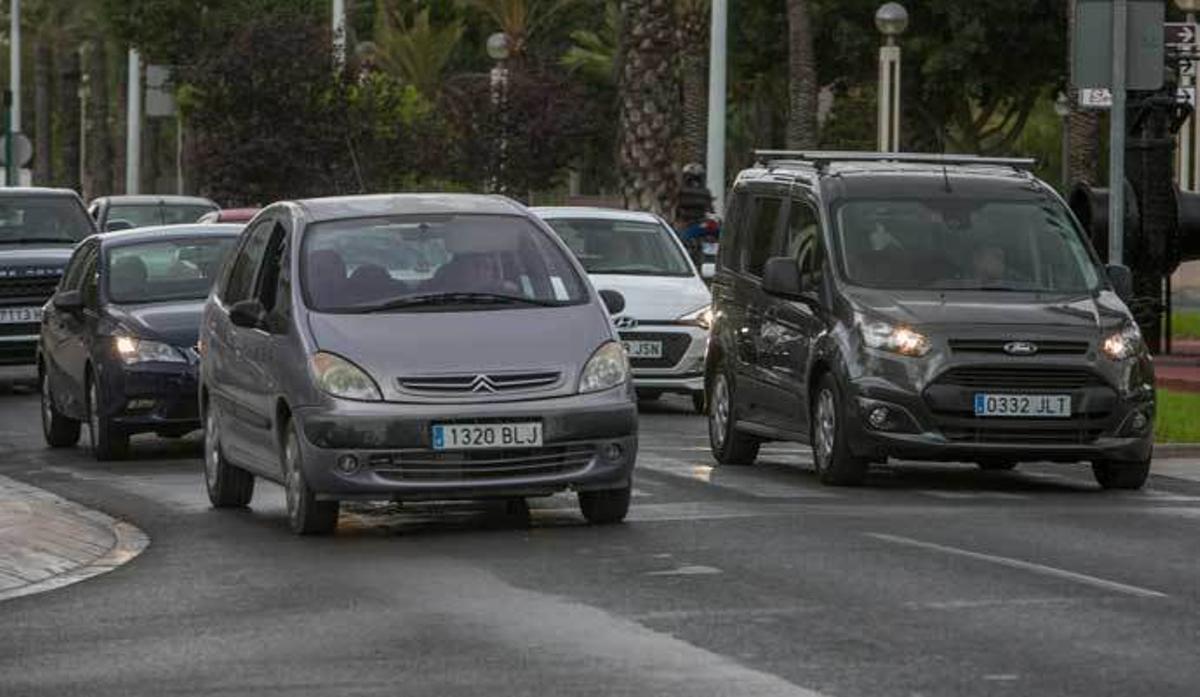 ¿Por qué las matrículas de coche en España no llevan vocales?