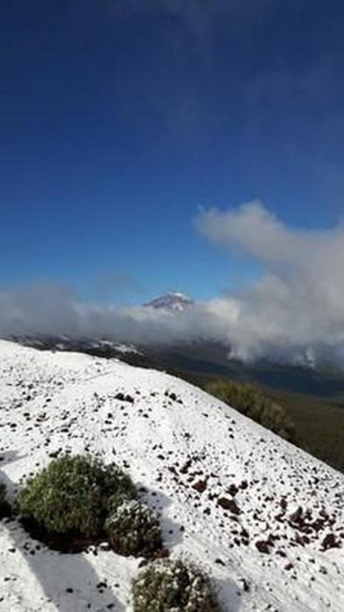 Nieve en el Teide, a 30 de marzo 2019