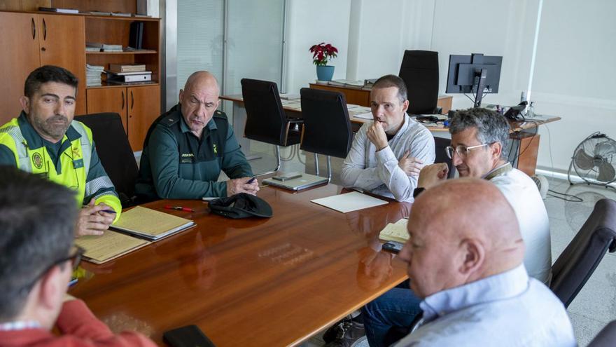 Reunión ayer entre representantes del Consell de Eivissa y la Guardia Civil. | CIE