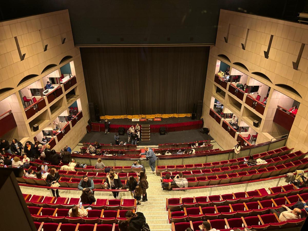 Vista del Teatro López de Ayala desde la sala de iluminación.