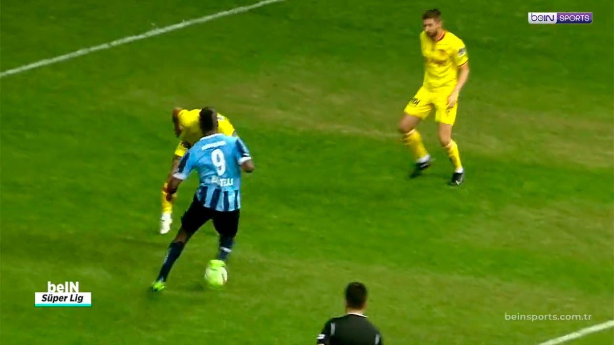 ¿Qué locura de golazo es este? Atención a la obra de arte de Balotelli... Increíble