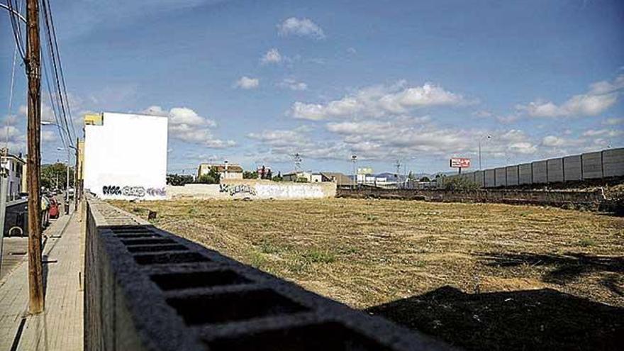 Solar del Amanecer en el que se construirÃ¡n las 19 viviendas.