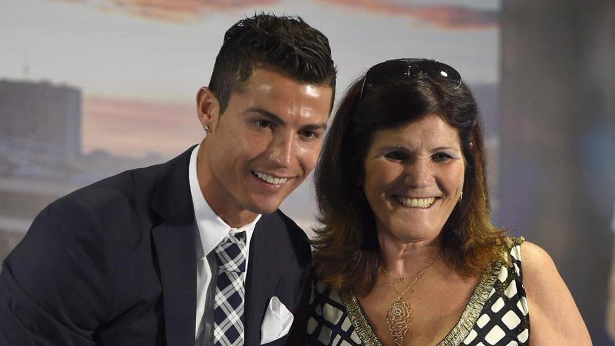 El regalo del Día de la Madre de Cristiano Ronaldo a Dolores Aveiro