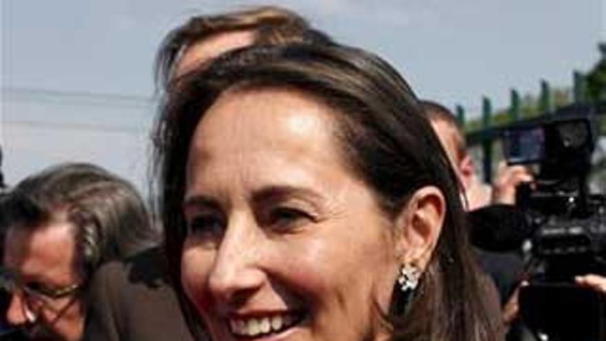 Ségolène Royal interpreta que el centrista Bayrou votará por ella