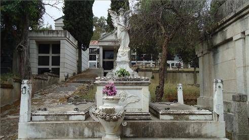 Cementerio de Cáceres, historia viva