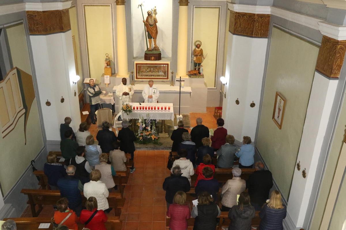 El ermitorio de San Cristóbal ha acogido una misa con motivo de la celebración del Día de la Dobla.