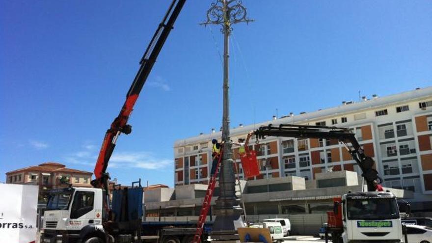 Colocación del Sonajero en la plaza de La Bizgana.