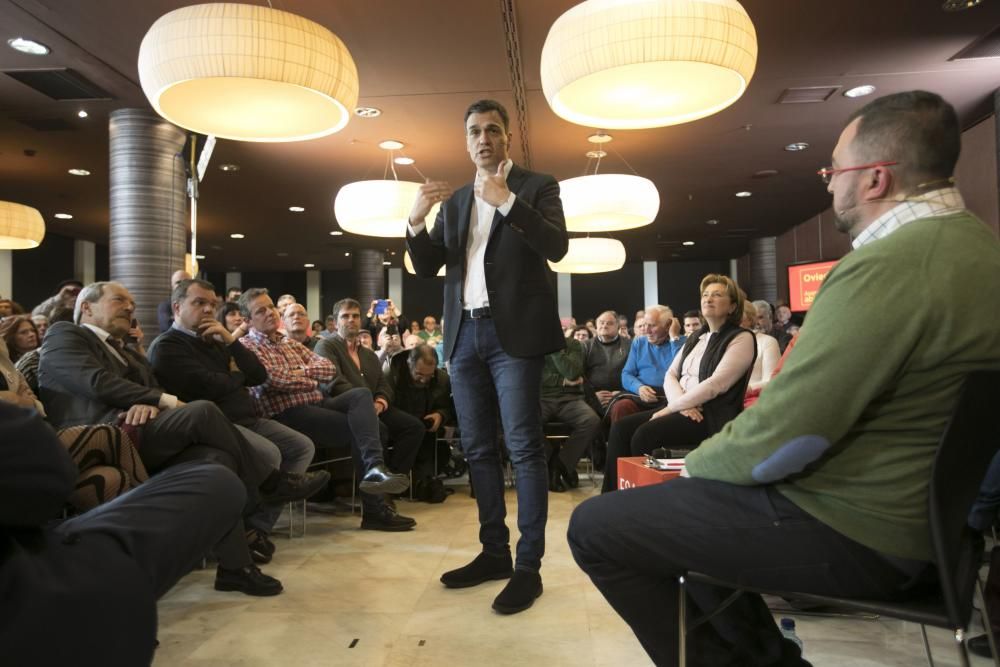 Asamblea con Pedro Sánchez en Oviedo