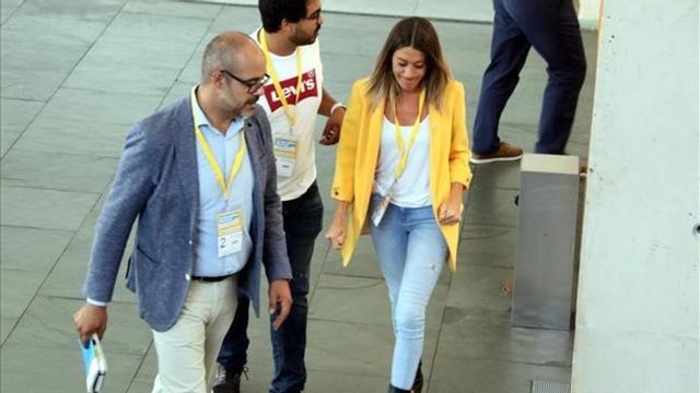 jregue44411621 pla lluny del conseller miquel buch i la diputada al congr 180723100942
