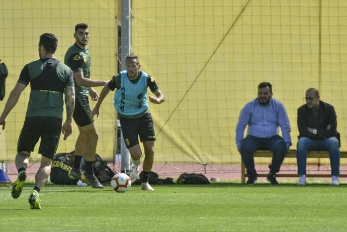 TELDE. Entrenamiento de la UDLP  | 02/04/2019 | Fotógrafo: José Pérez Curbelo