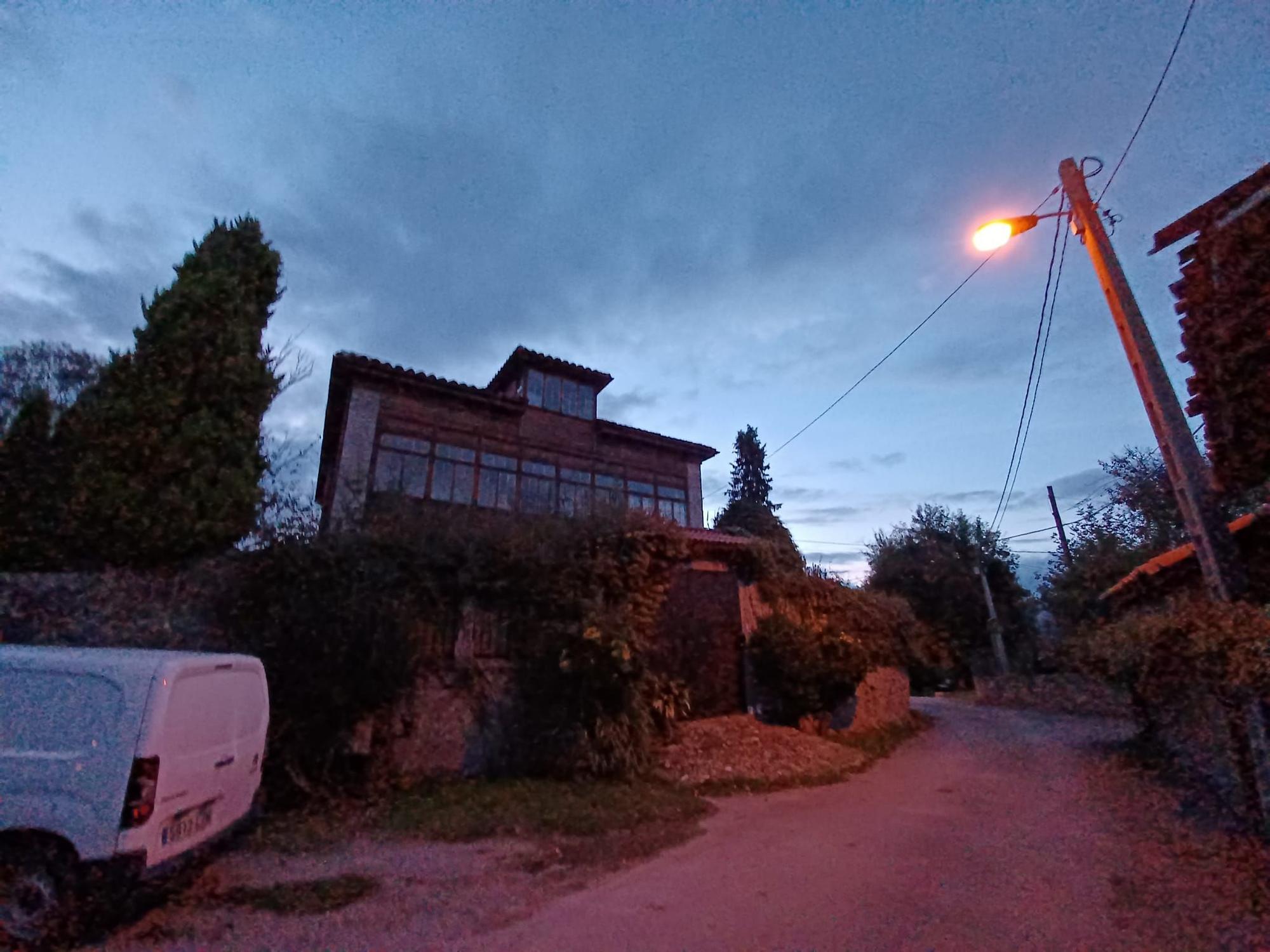 Llanera indiana: casas, plazas y escuelas, la huella de los que marcharon a hacer las Américas