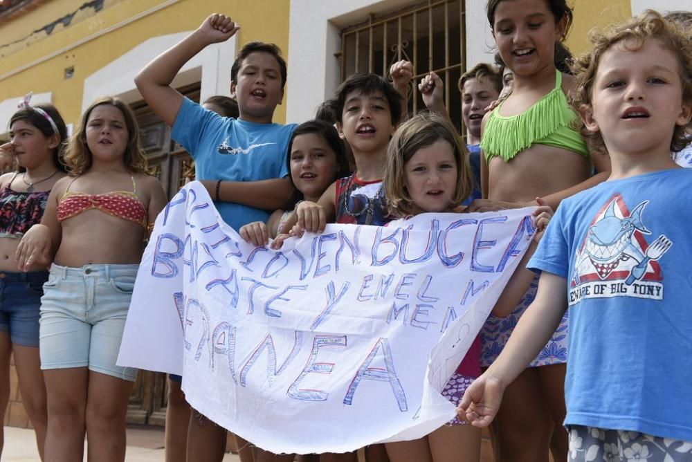 Protestas por el estado del Mar Menor en Los Nieto