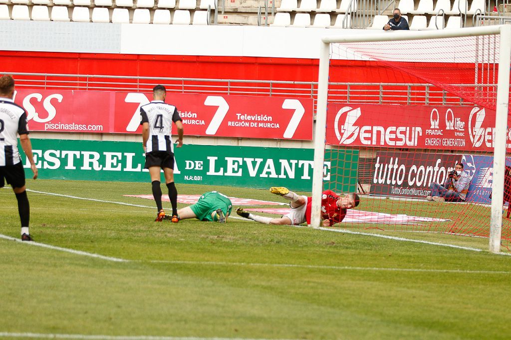 El Real Murcia no levanta cabeza (0-0)