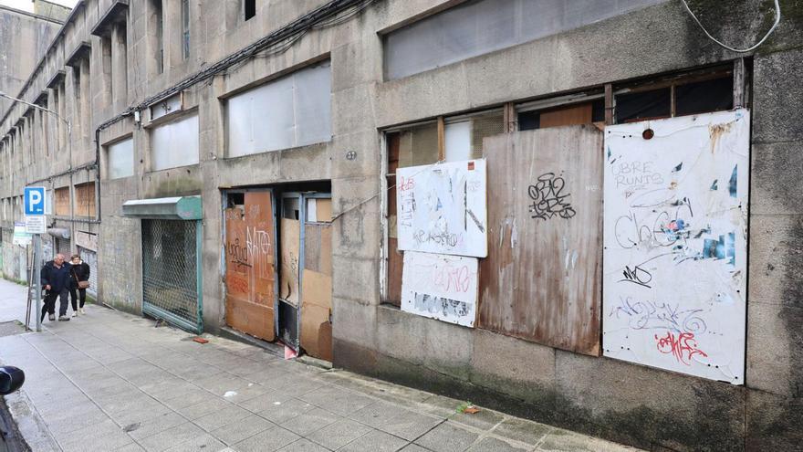 Una de las entradas a la Panificadora donde este sábado se apostaba la Policía Nacional.