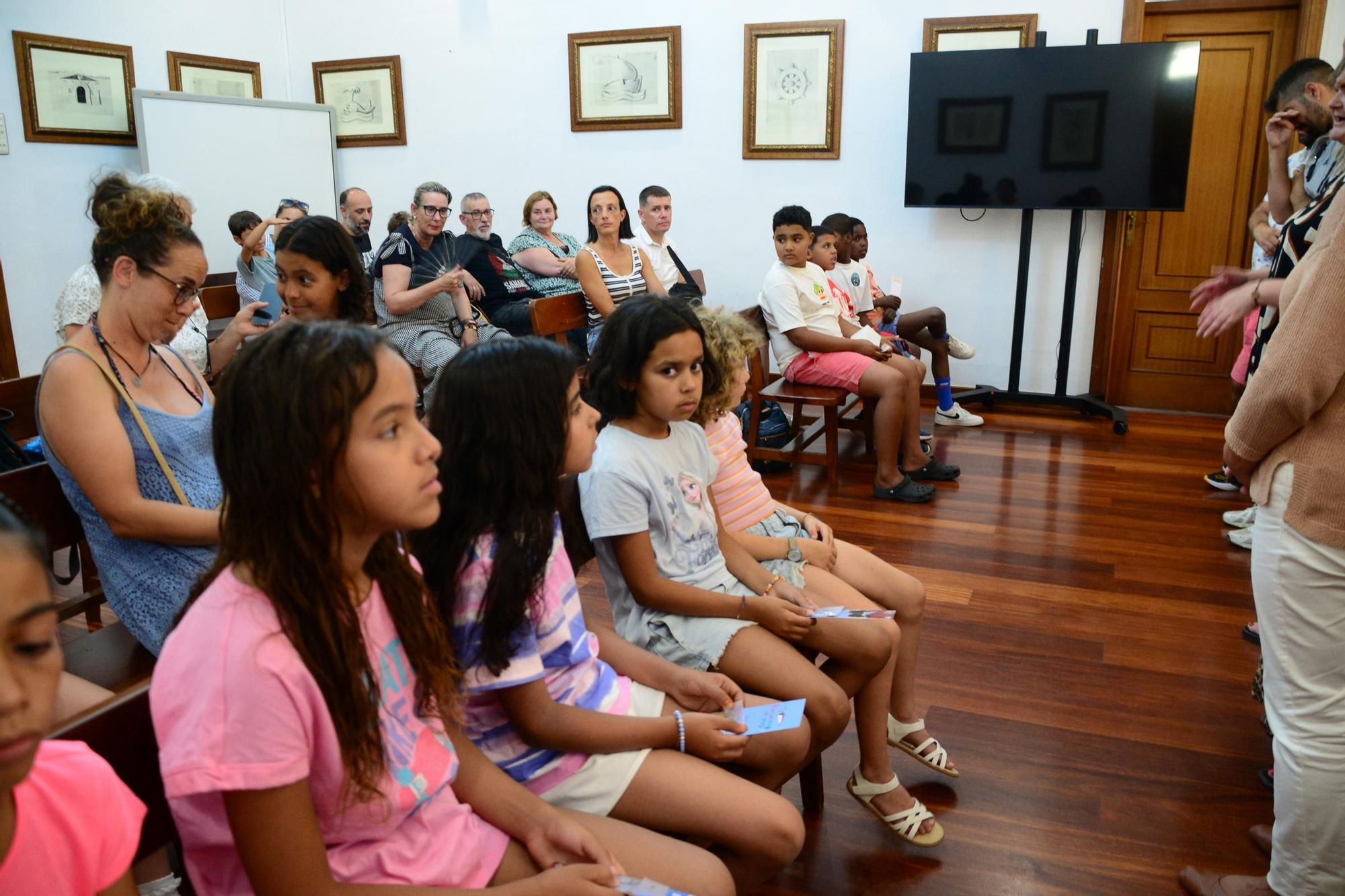 Recepción a los menores saharauis en Bueu