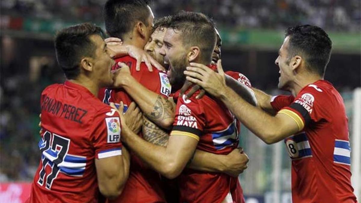 Los jugadores del Espanyol pudieron celebrar un importante triunfo ante el Betis