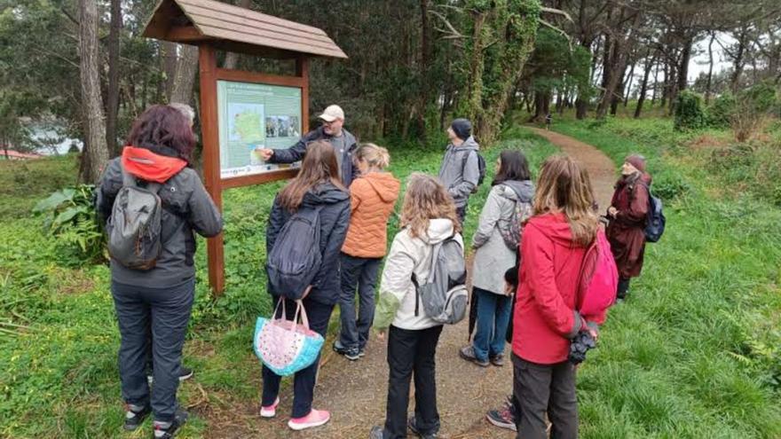 Visita al Monumento de Dexo y charla literaria, el 22 de abril | LOC