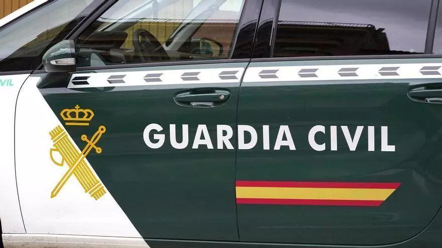 Así ha sido el momento en el que la Guardia Civil ha detenido al conductor de un vehículo tras darse a la fuga con cinco kilos de cocaína en Tembleque