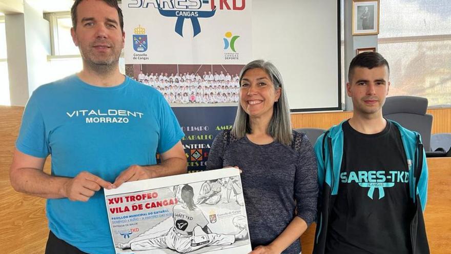 Pablo Casares, Victoria Portas y Mauro Rodríguez, con el cartel. |  // FDV