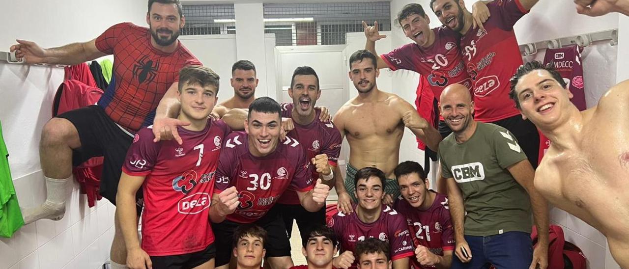 El Cajasur celebra la victoria ante el Pozuelo.