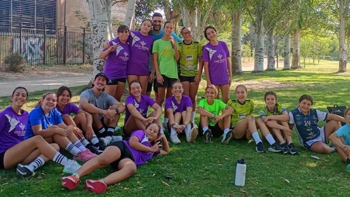 Integrantes de los equipos de cantera del Balonmano Zamora