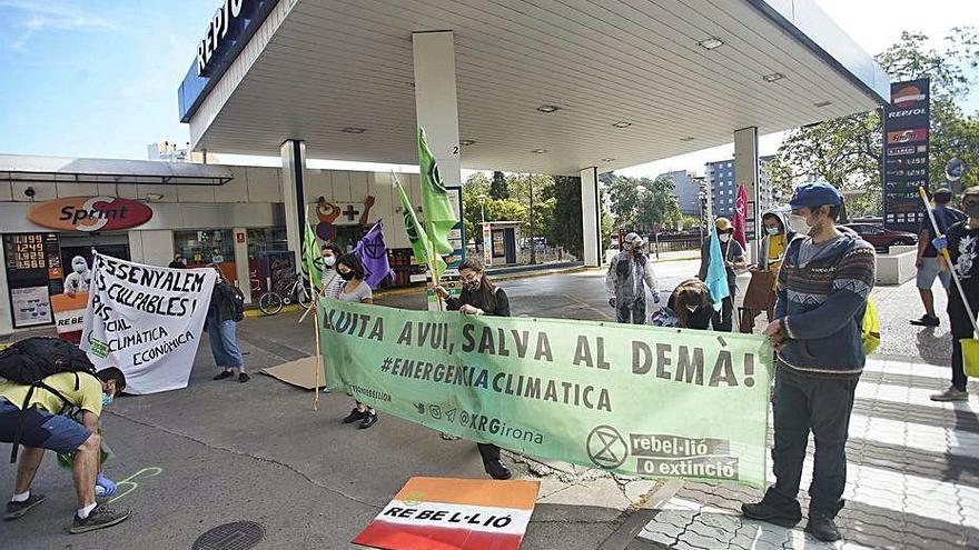 Protesta per la contaminació de Repsol