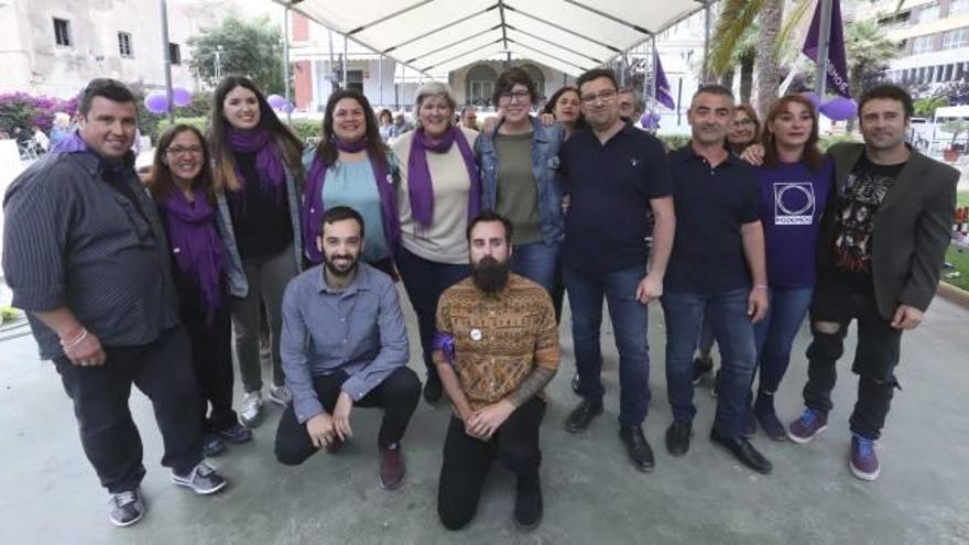 El aspirante a la alcaldía, con Lima, y otros integrantes de la candidatura.