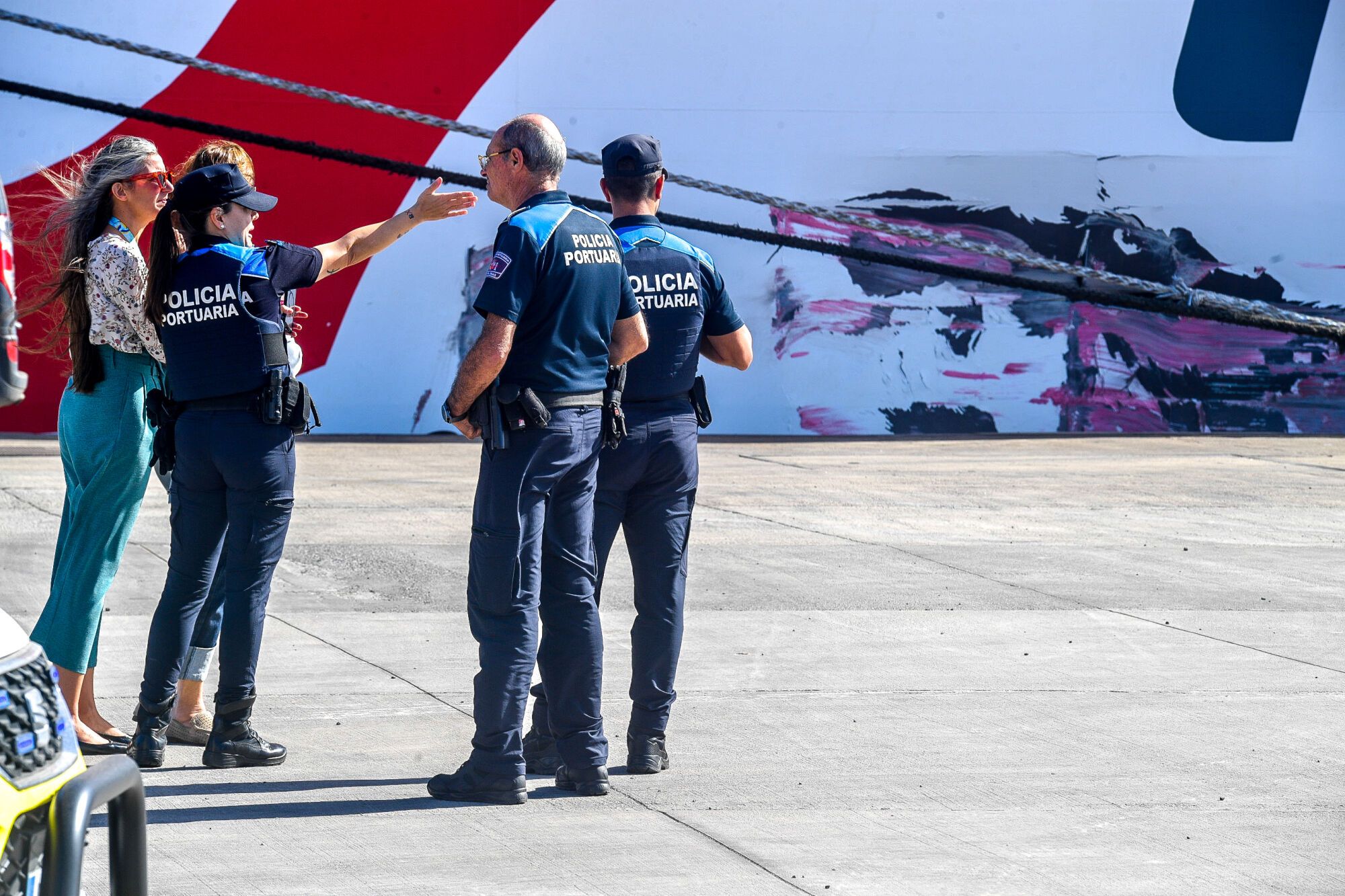 Un barco de Naviera Armas-Trasmediterránea impacta contra un muelle en el Puerto de Las Palmas