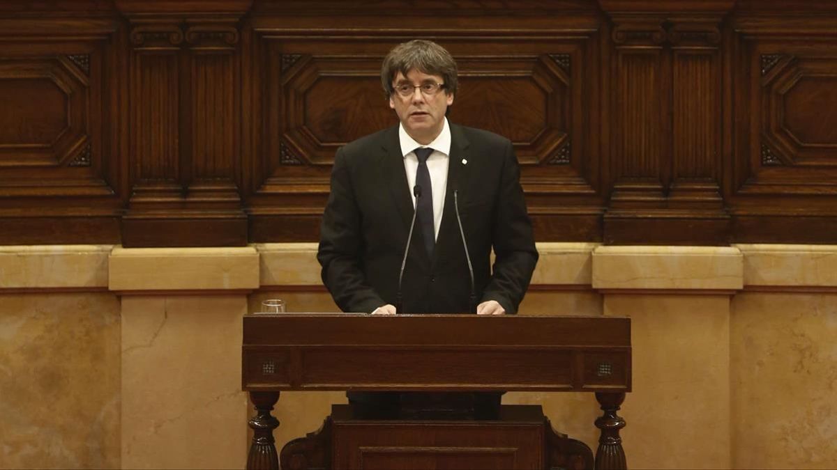 Puigdemont, durante su comparecencia en el Parlament.