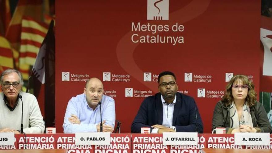 Representants de Metges de Catalunya, anunciant la vaga, ahir a Barcelona.