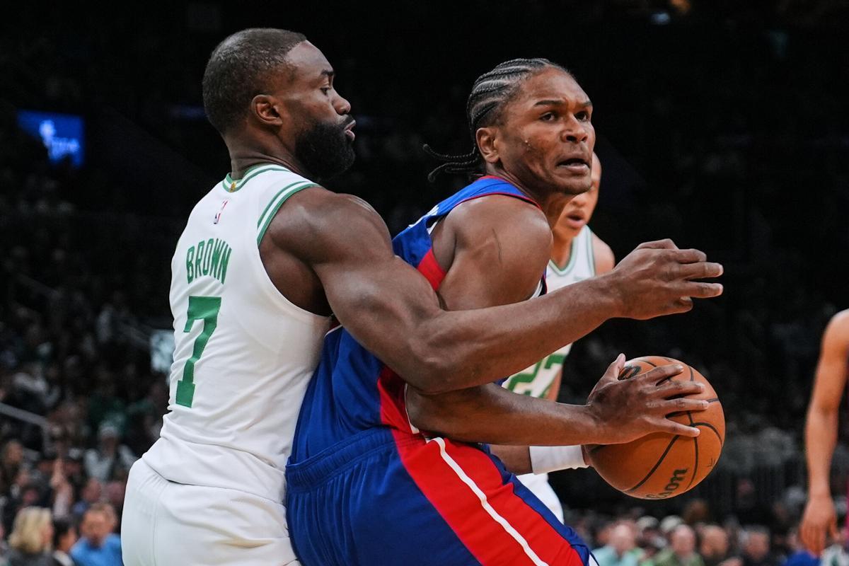 Jaylen Brown cubre a Ausar Thompson