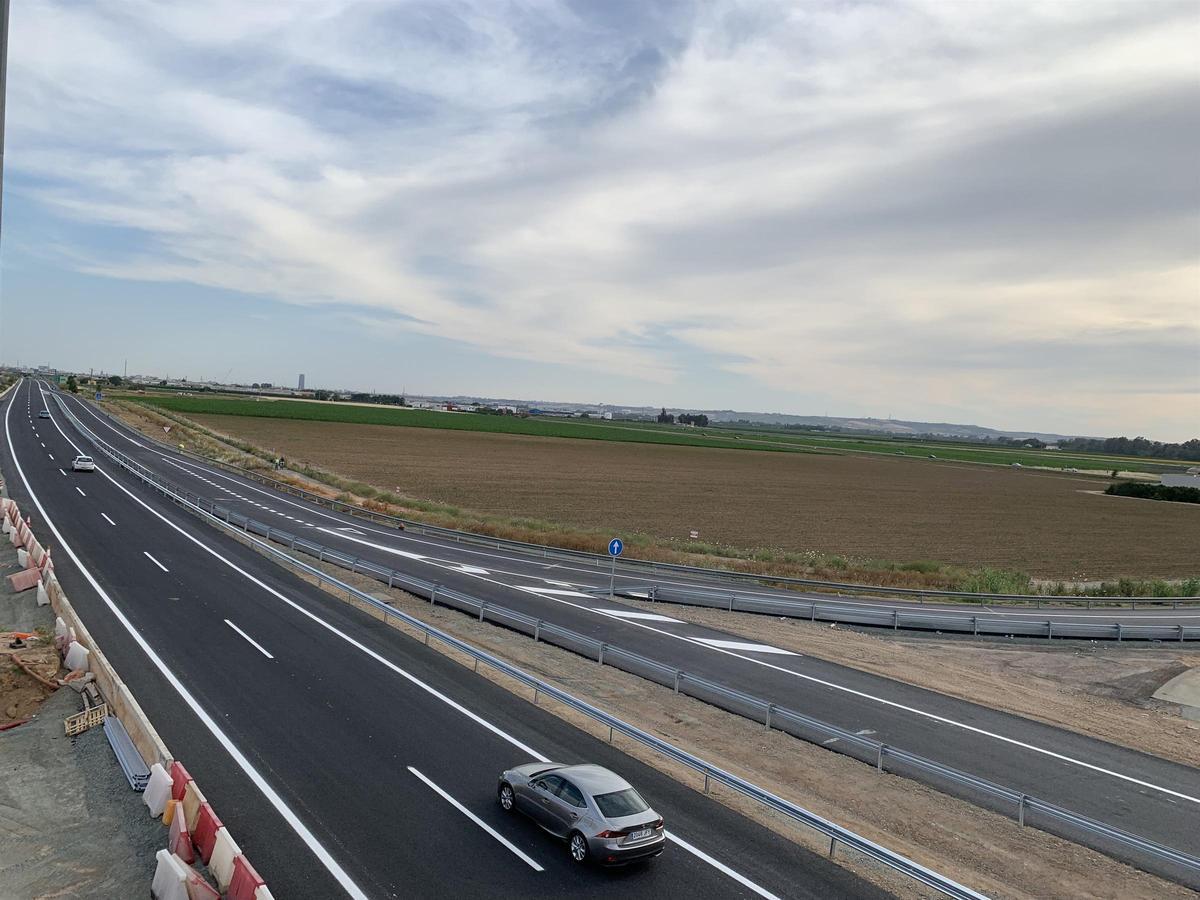 Imagen del acceso norte a Sevilla, en foto de archivo.