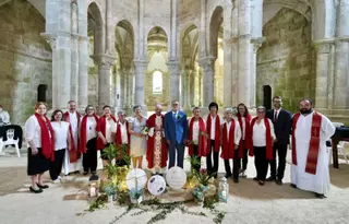 Fiesta y bodas de oro intramuros en Carboeiro
