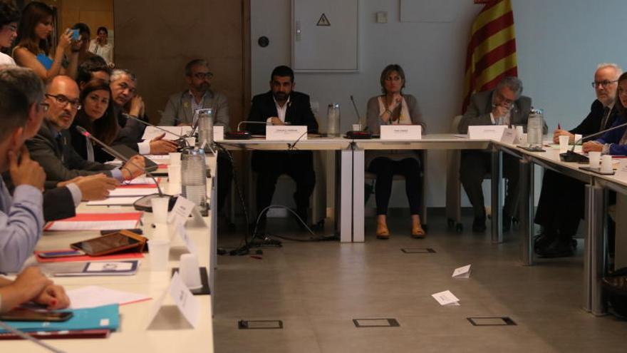 Imatge de la reunió d&#039;entitats i departaments