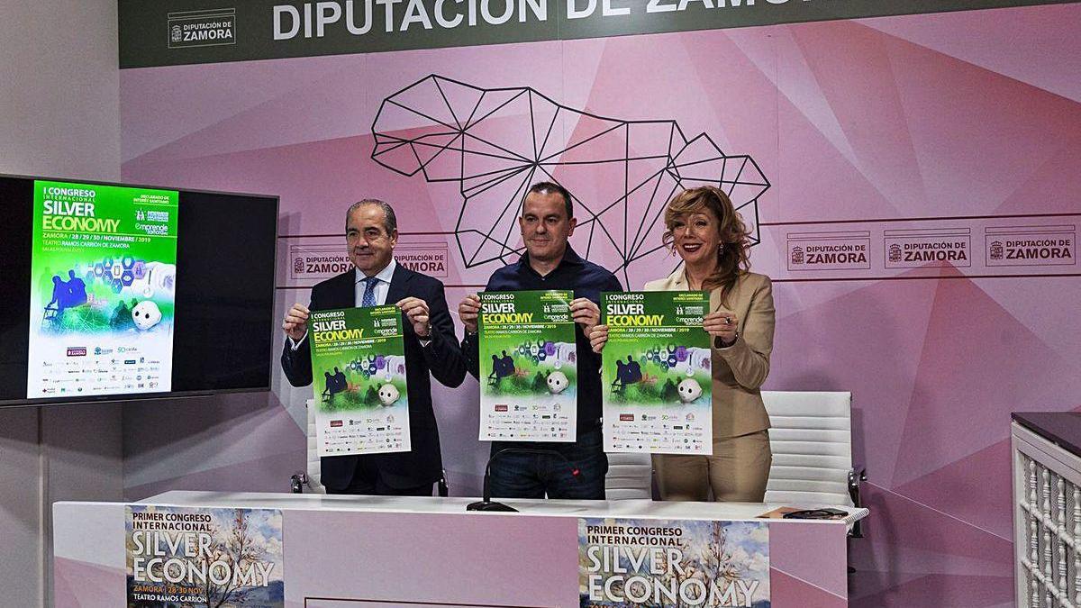 Cipriano García, Francisco Requejo y Ana Sánchez, durante la presentación del congreso de Silver Economy.