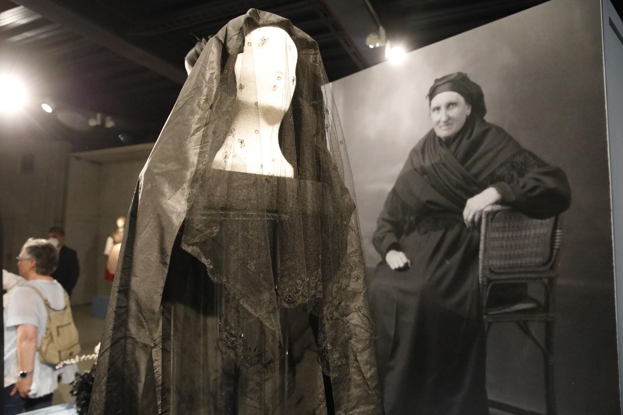 La historia de los trajes de asturianos en Llanes