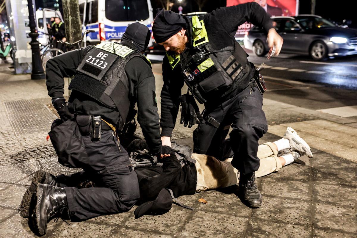 Испанец Икер стал жертвой нападения в Берлине