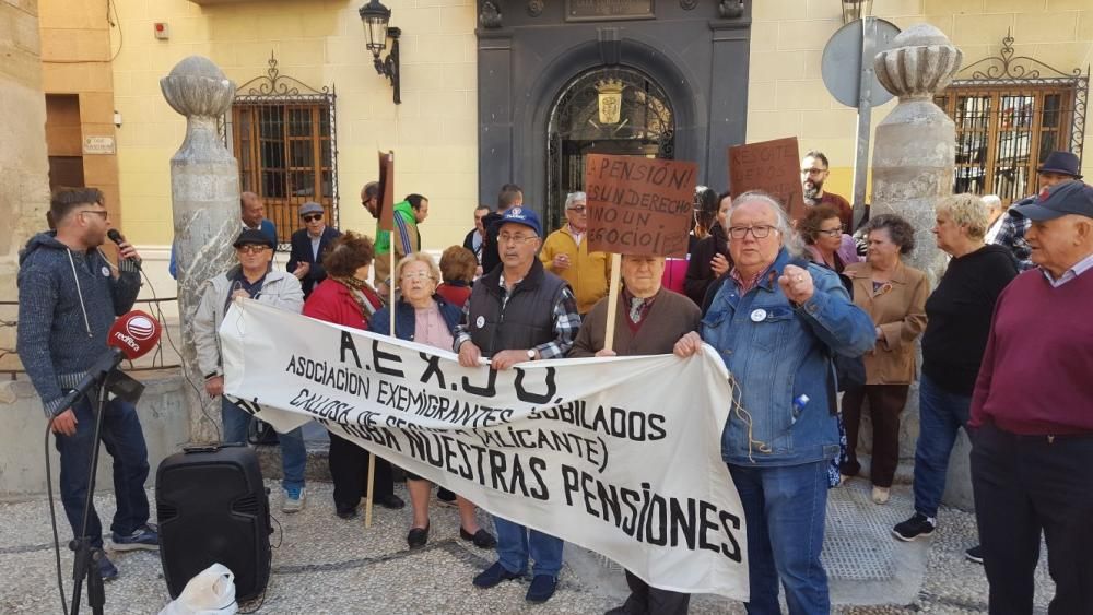 Manifestación por la subida de las pensiones en Callosa de Segura.