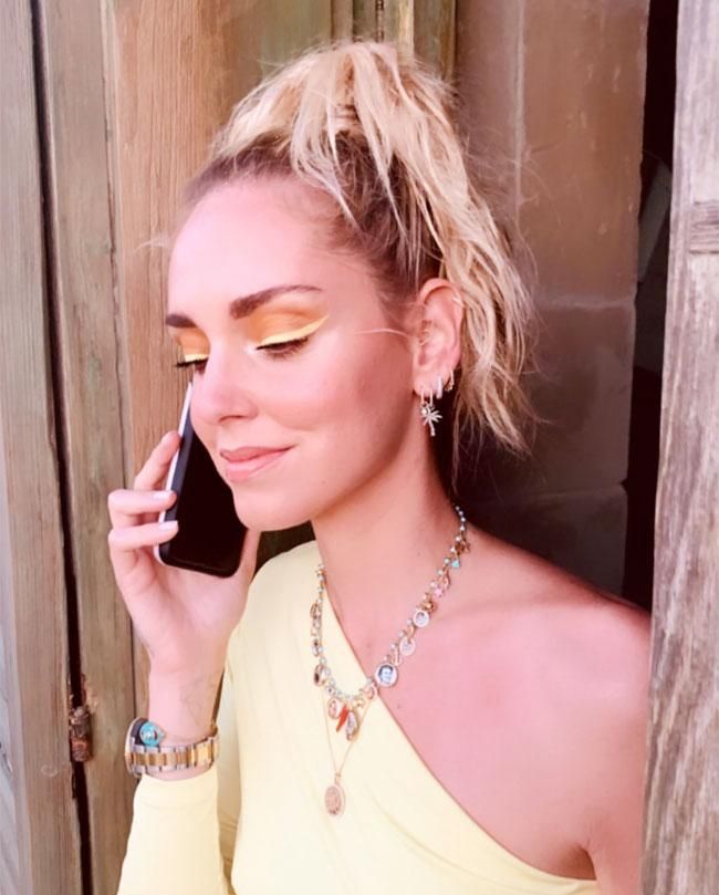 'Eyeliner' en amarillo de Chiara Ferragni