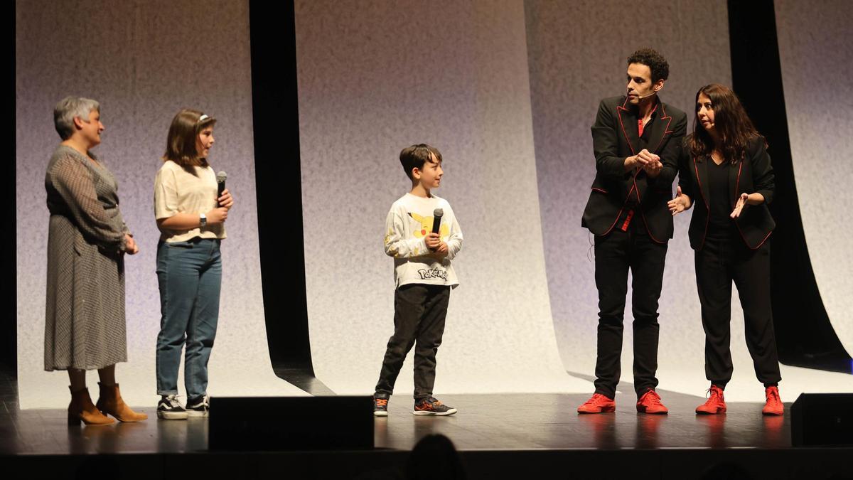 VI Gala Solidaria de la Asociación Bicos de Papel en el Mar de Vigo.