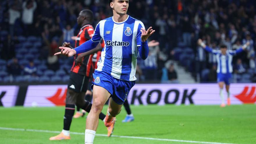 Gabri Veiga celebra su segundo gol de ayer. |  LAP