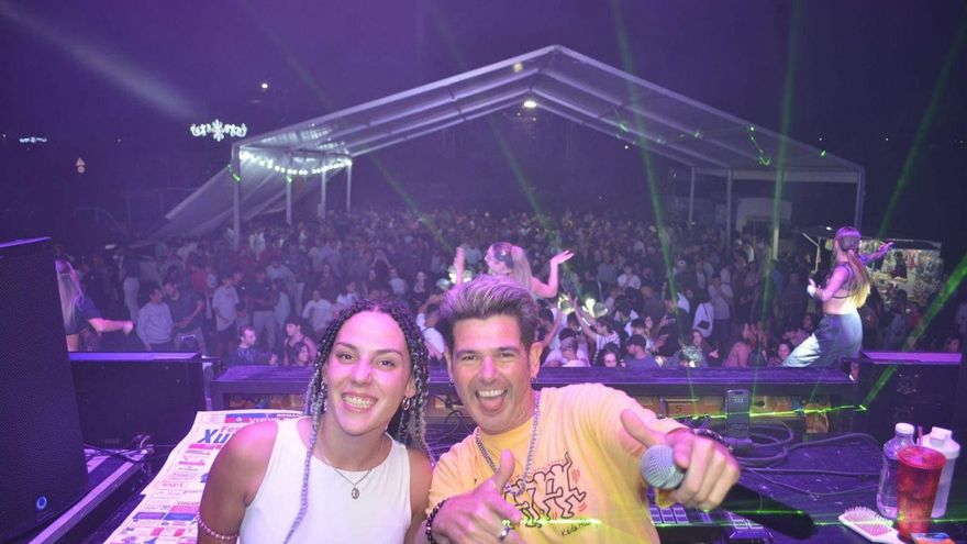 Dos artistas en una pasada edición del Adro Fest de Castrelo. | FdV