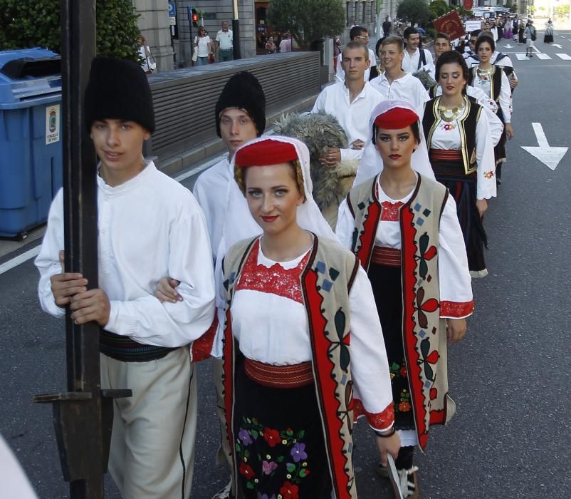 Vigo vibró con la presencia de los grupos folclóricos de Argentina, Colombia, Serbia y también españoles