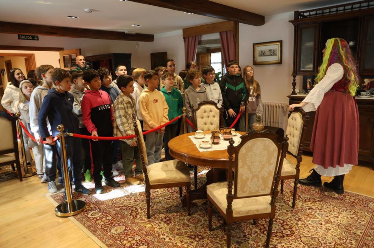 La visita recorre toda la vivienda de los abuelos de Valle. |  NP