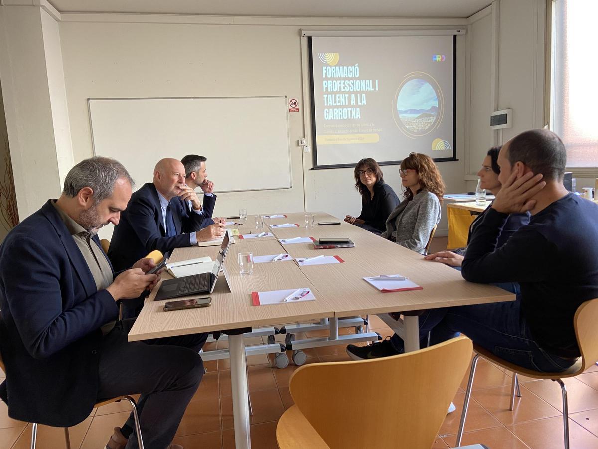 El director del Consorci per a la Formació Contínua de Catalunya, Lluís Font, visita FES Olot.
