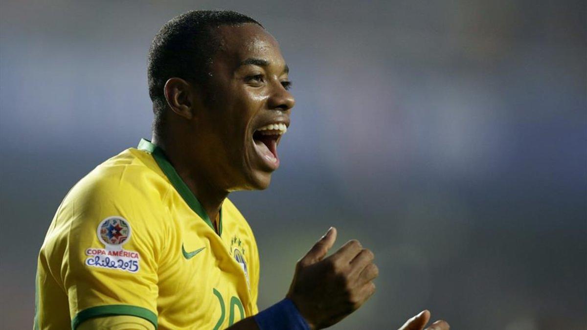 Robinho aún no piensa en retirarse y puede regresar al Santos