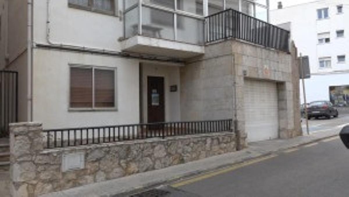 Estat actual de la seu parroquial abans de l'enderroc