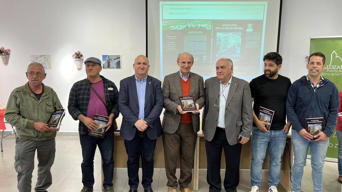 Participantes en la presentación del libro 'Alozaina en la Edad Media'