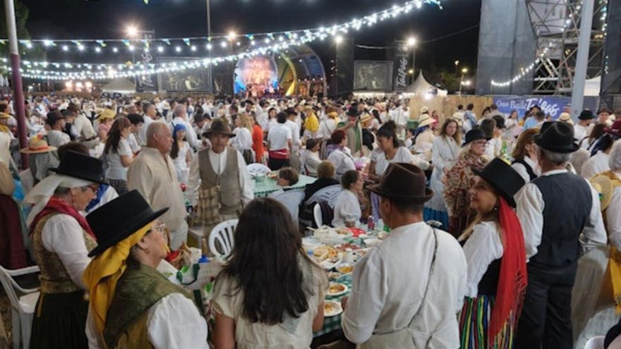 Actos por el Día de Canarias en Fuerteventura: ¿Cuánto cuesta reservar una mesa para el Baile de Taifas?