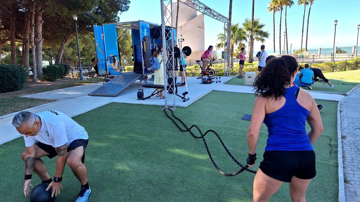 Todos sabemos que no es lo mismo hacer unas feas sentadillas que unas motivantes air squats…